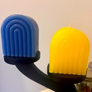 2 big arch candle’s